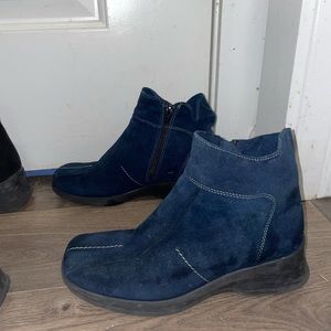 Navy blue La Canadienne waterproof boots - temporary price drop